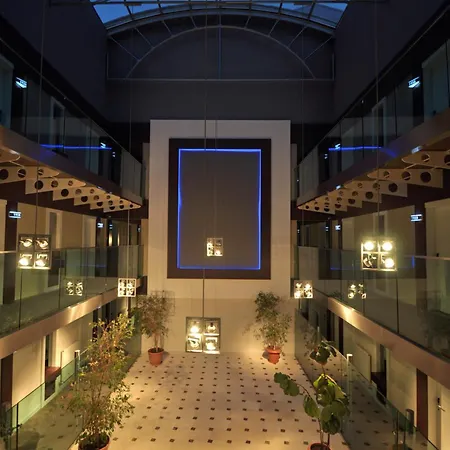 Hotel No 19 Boutique 4*