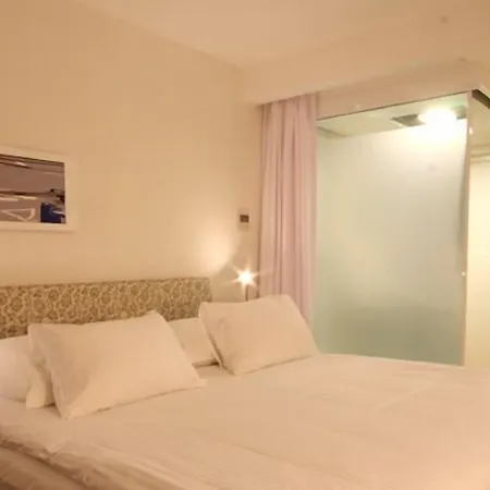 Hotel No 19 Boutique 4*