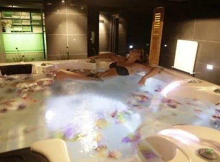 Hotel No 19 Boutique