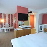 No 19 Boutique