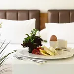 No 19 Boutique 4*