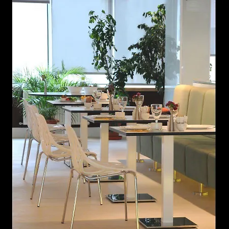 No 19 Boutique 4*