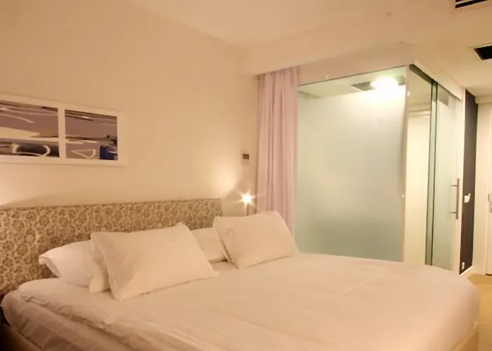 Hotel No 19 Boutique 4*