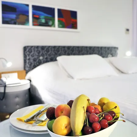 No 19 Boutique Hotell 4*